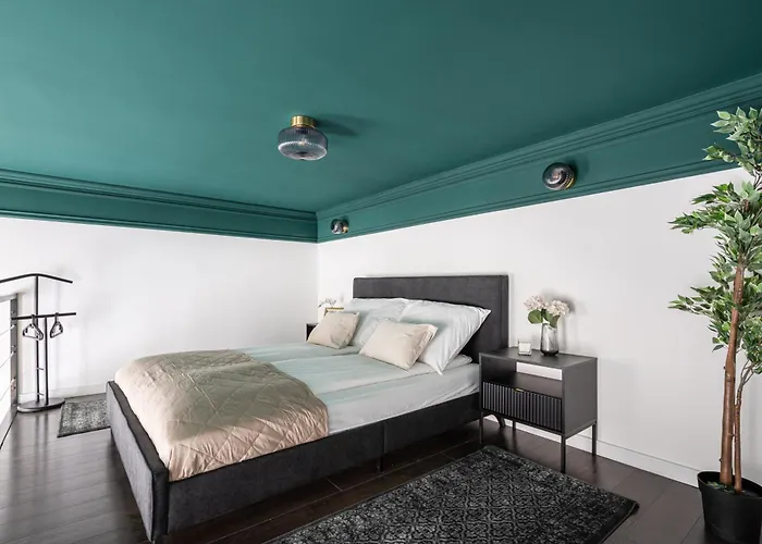E41 - Trendy Boutique - Prime Spot By Bqa Budapest