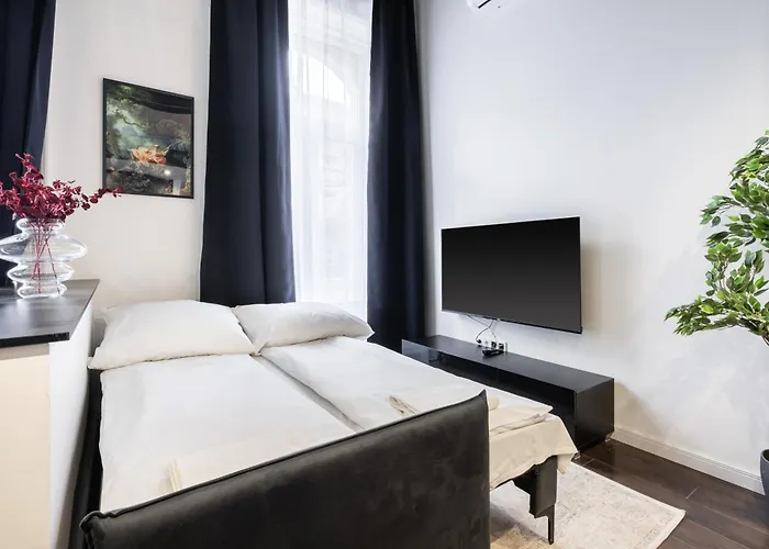 E41 - Trendy Boutique - Prime Spot By Bqa * Budapest