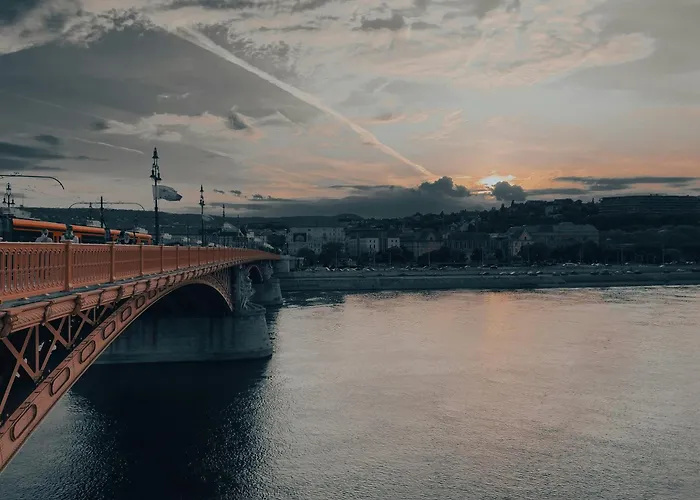 E41 - Trendy Boutique - Prime Spot By Bqa * Budapest