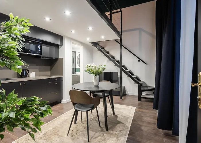 E41 - Trendy Boutique - Prime Spot By Bqa Apartament