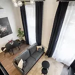 E41 - Trendy Boutique - Prime Spot By Bqa *