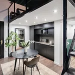 E41 - Trendy Boutique - Prime Spot By Bqa * بودابست