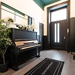E41 - Trendy Boutique - Prime Spot By Bqa *