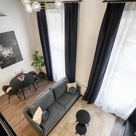 E41 - Trendy Boutique - Prime Spot By Bqa *