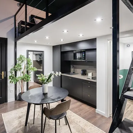 E41 - Trendy Boutique - Prime Spot By Bqa * Budapest