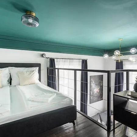 E41 - Trendy Boutique - Prime Spot By Bqa * Budapest