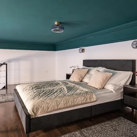 E41 - Trendy Boutique - Prime Spot By Bqa Apartment *