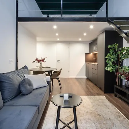 E41 - Trendy Boutique - Prime Spot By Bqa *