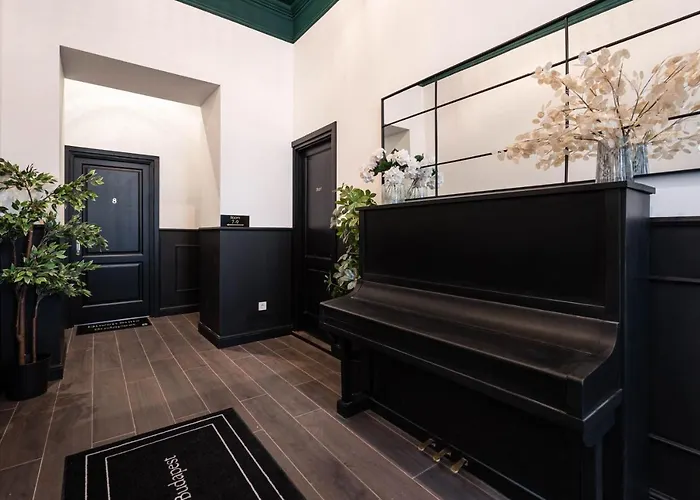 E41 - Trendy Boutique - Prime Spot By Bqa *